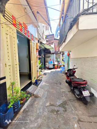 Bán nhà Trần Quý, Quận 11, 46m2, 4 phòng ngủ, hẻm 3m thông, 50m ra chợ Chiếc