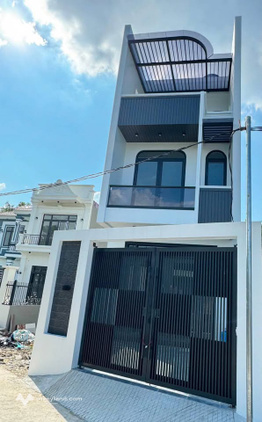 Bán nhà 3 tầng tại ngõ Văn Miếu, Lương Văn Tri