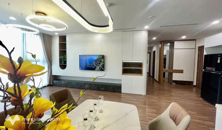 Bán căn hộ chung cư đường Hoàng Quốc Việt – Căn góc 3 ngủ – Giá 8 tỷ