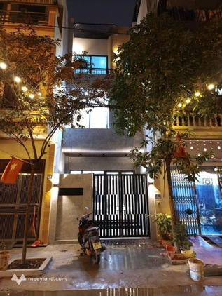 Bán nhà đẹp 3 tầng – mặt đường khu Phạm Ngũ Lão, gần chợ đêm