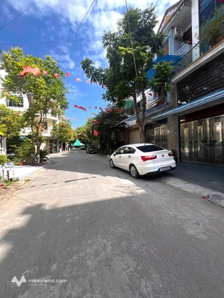 Nhà Trần Lãm, 70m2, full nội thất, thang máy, đường quy hoạch đồng bộ, vỉa hè hai bên rộng rãi