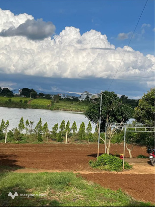 Bán mảnh đất tổng diện tích 2000m2 trong đó có 400m2 thổ cư, view hồ tại Tân Hội, Đức Trọng