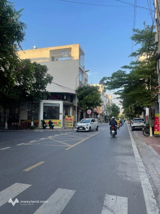 ​Chính chủ gửi bán gấp mảnh đất mặt phố, tặng kèm nhà 3 tầng kiên cố tại trung tâm thành phố Thái Bình