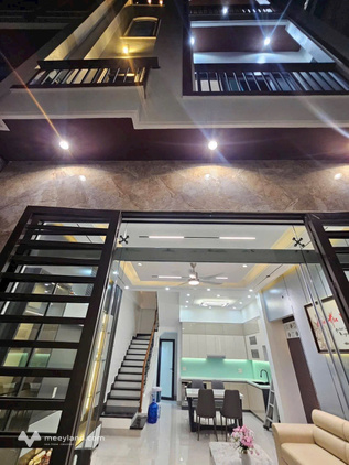 Bán nhà ngõ đường Lê Thanh Nghị, Hải Dương, 50m2, 3 tầng, 1 tum, ngang 4.8m, 3 ngủ, 3 vệ sinh, nhà đẹp