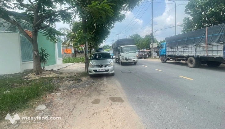Bán lô đất 3272m2, mặt tiền Dương Công Khi, giá chỉ 50 tỷ