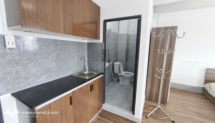 Phòng mới keng 30m² full nội thất ban công mặt tiền Tân Sơn