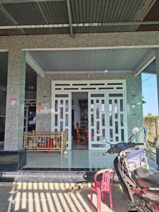 Cần bán gấp nhà và đất tại ấp Thạnh Lợi, xã Thạnh Tân, Tây Ninh, giá 800 triệu