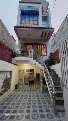 Mặt đường Đẩu Phượng em xuất hiện một siêu phẩm 4 tầng, sân cổng riêng