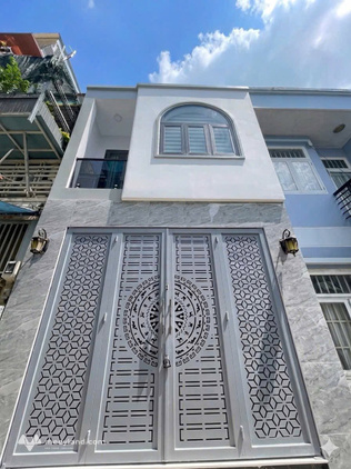 Bán nhà 2 tầng, ngay góc Kinh Dương Vương với Hồ Ngọc Lãm, An Lạc, Bình Tân