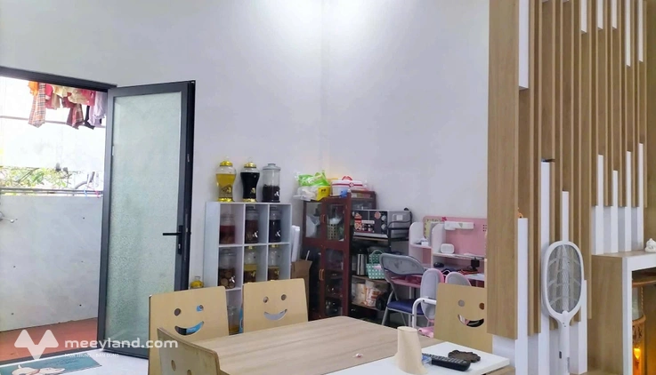 Nhà đẹp thị trấn Di Linh cũ, gần mầm non Vành Khuyên, diện tích 7x22m, có 100m2 thổ cư