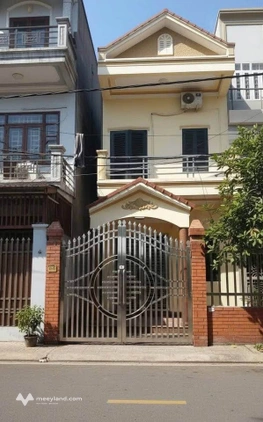 Chính chủ gửi bán nhà 2 tầng dân xây chắc chắn mặt đường Cao Bá Quát, khu đô thị Bãi Viên, giá 3.3 tỷ