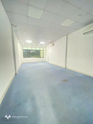 Trống mặt bằng tầng 1 nhà 150 Trần Vỹ, 68m² chỉ 12,5 triệu