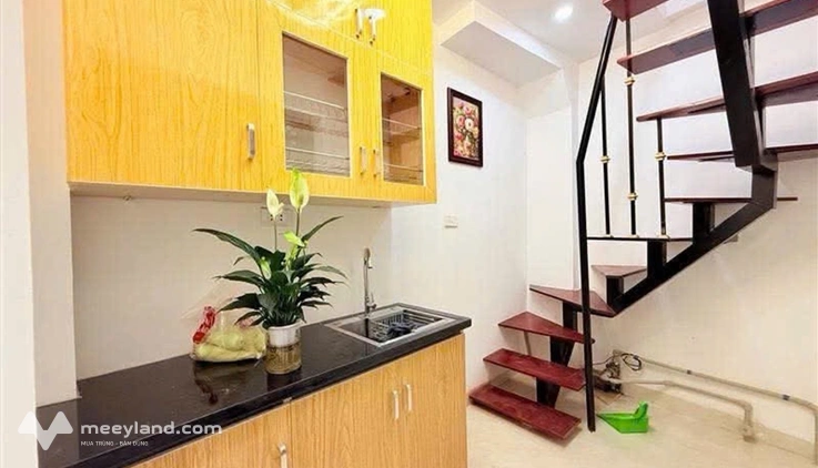Lại là em Kim chỉ 2 tỷ, có nhà 4 tầng, 3 ngủ trung tâm Đống Đa, hộ khẩu xịn