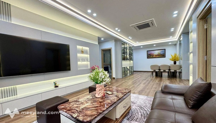 Bán căn hộ 3 ngủ cao cấp khu ngoại Giao Đoàn, căn góc 130m2, nhà siêu đẹp