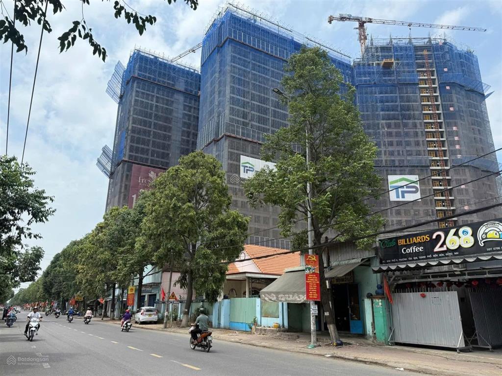 Bán căn 2pn view công viên hồ bơi giá 1,989 tỷ hướng đn ck 3% tt ~ 360tr ký hđmb