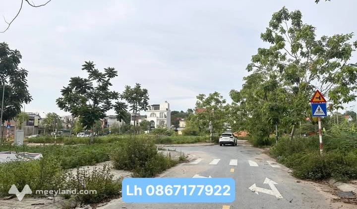 Đất đẹp toạ lạc tại khu đô thị Lạc Ngàn, gần vườn hoa khu đô thị, vị trí đẹp, băng 2 Vũ Thê Lang