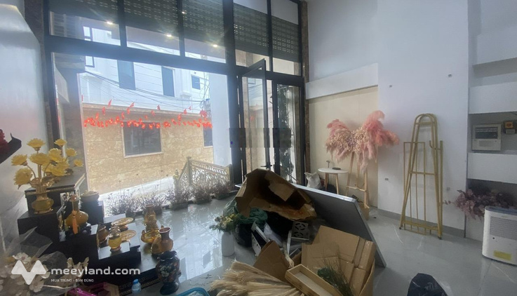 Cho thuê văn phòng tại Giải Phóng, 13,5 triệu, 80m2, giá ưu đãi, chính chủ