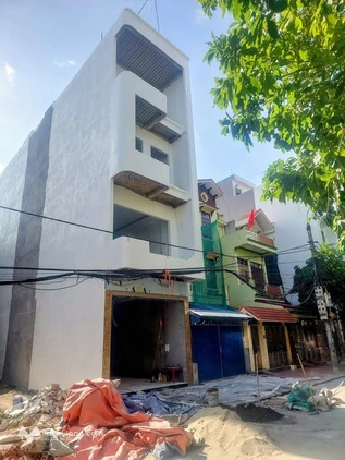 Chủ gửi bán nhà 4 tầng xây mới hiện đại đang hoàn thiện mặt đường đô thị Hòa Vượng