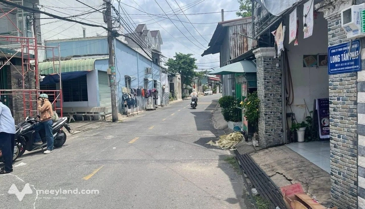 Cho thuê xưởng mặt tiền nhựa đối diện Nhà hát Bà Triệu Hóc Môn