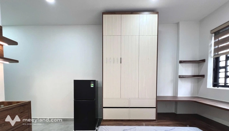 Studio full nội thất - cửa sổ trời - Lạc Long Quân - nhà mới xây 100%