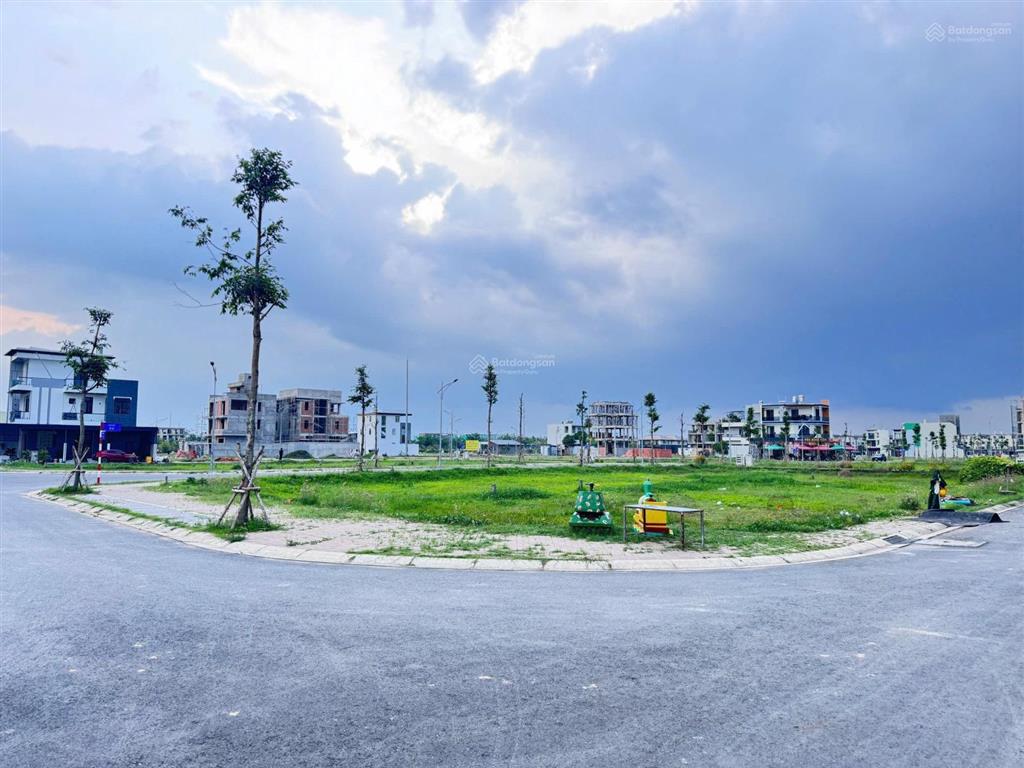 Bán nền gốc 2 mặt tiền đường n3 và d5 gần dãi nhà ở xã hội khu nam long celtral lake