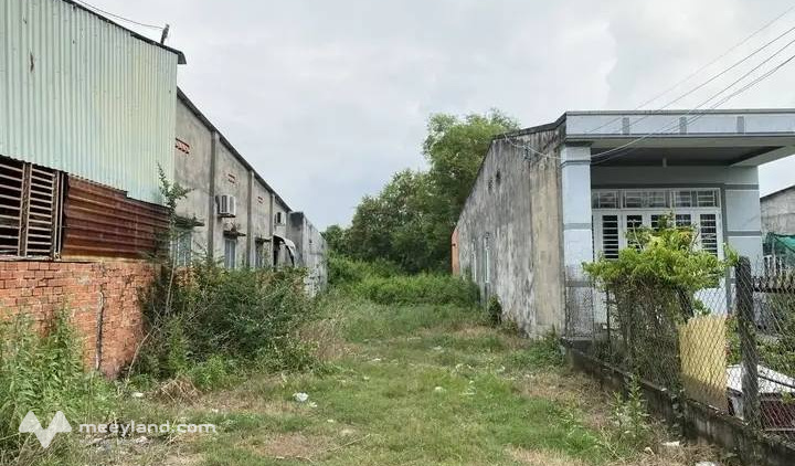 Muốn bán nhanh miếng đất 566m2 sẵn thổ cư, tiện kinh doanh, giá 685 triệu, sổ riêng