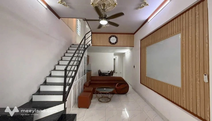 Nhà 2 tầng ở Tống Duy Tân cực kỳ trung tâm, gần cầu cốc, chợ Vườn Hoa, chợ Lam Sơn