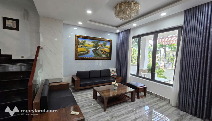 Giá 17.3 tỷ full nội thất có thang máy, nhà phố Nine South