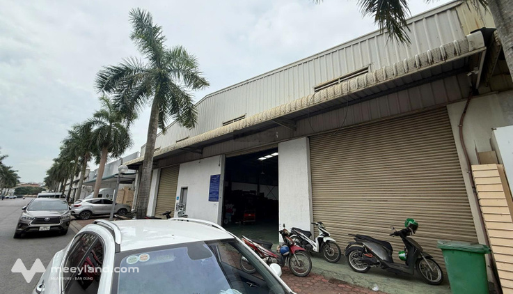 Cho thuê kho xưởng đường Nguyễn Văn Linh Long Biên HN DT 1200m điện 3 pha xe công đỗ, xuất VAT PCCC