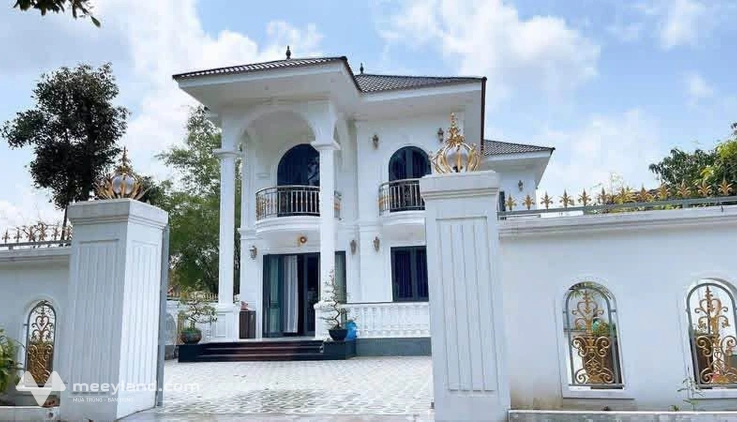 Nhà trung tâm Phú Đa - cạnh cơ quan hành chính xã Phú Vang