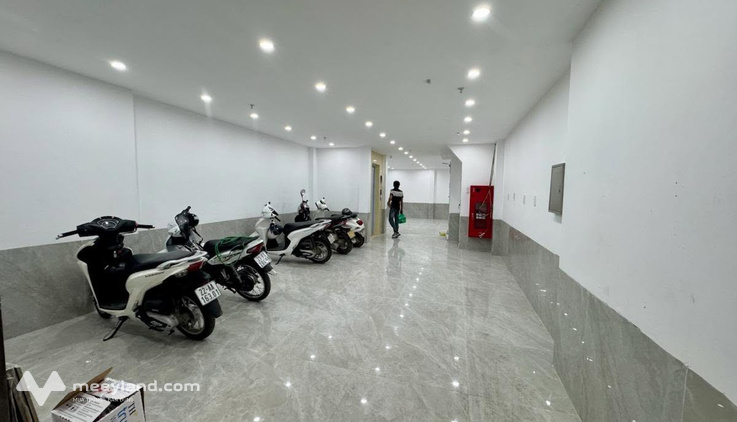 Bán tòa nhà căn hộ dịch vụ Đường Láng - 100m2 - 7 tầng - thang máy - 22 phòng khép kín