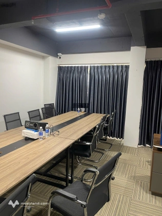 Cần sang nhượng văn phòng ngay khu Trung Sơn 250m2 có thang máy