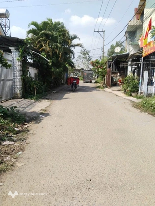 Bán căn nhà cấp 4 và 2 phòng trọ cho thuê tại Hiệp Phước, phường Nhơn Trạch, khu vực dân cư ổn định