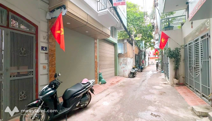 Bán nhà đường Định Công Thượng, 45m2, 5 tầng, ô tô đỗ cửa