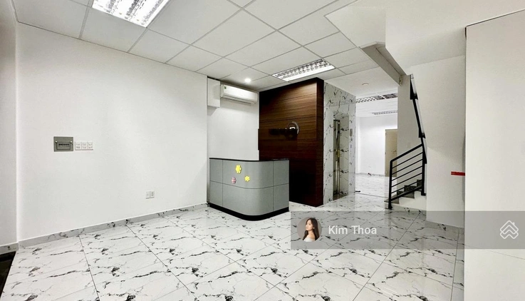 Tầng trệt 5x20m (60m2), ngăn 2 phòng, có t.Máy, máy lạnh hầm xe, sẵn vào ngay ở Vạn Phúc. Giá 13 tr