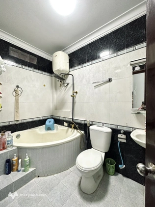 Mặt tiền thụt quận 3 - Nam Kỳ Khởi Nghĩa, 3 tầng đẹp - ô tô ngủ trong nhà - 68m2 A4 - 18,5 tỷ