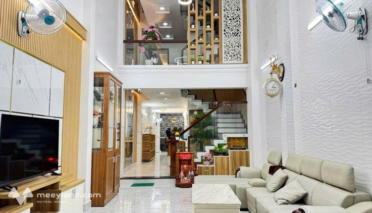 Ngộp bank chỉ 10,2 tỷ có nhà 5 tầng, hẻm xe hơi 1 trục Quang Trung, 88m2 có thang máy, gần Emart 2