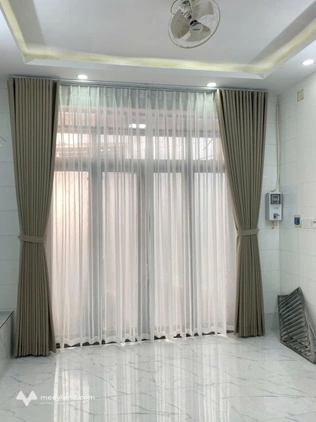 Cần bán nhà 2 tầng 4m x 11m xây mới 5 tầng giáp Quận 1, Đinh Tiên Hoàng, phường 1, Bình Thạnh.