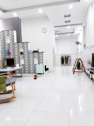 Bán nhà - 5,5m x 17m - giá 4,25 tỷ - đường Nguyễn Văn Tạo - 3 tầng - 4 phòng ngủ