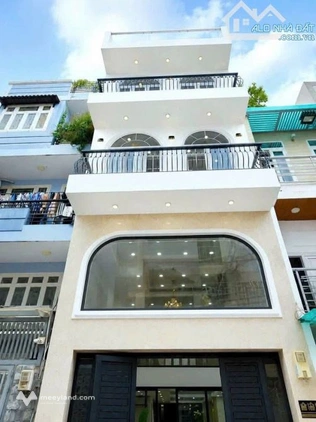 Hàng ngộp căn 4,3 tỷ đường Nguyễn Thượng Hiền, quận 3, diện tích 67,5m2