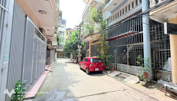 Phân lô Ngọc Khánh ô tô tránh đỗ 80m2, 33 tỷ, kinh doanh dân trí cao