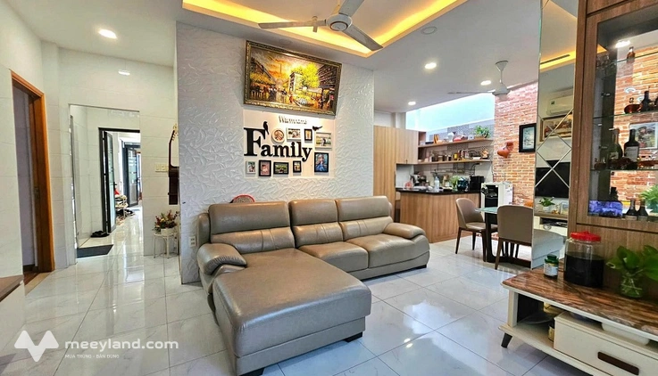 Bán nhà hạ chào 5 tỷ, Nguyễn Thái Bình, Phường Bảy Hiền, 240m2, 4 tầng, sát mặt tiền, giá cực tốt