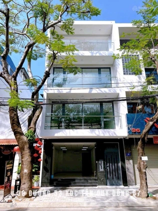Cho thuê tòa nhà văn phòng Quận 7 6x20m có thang máy gần Lotte Mart giá 50 triệu/tháng