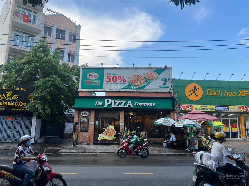 Bán nhà góc 2 mặt tiền 11x20 đang cho thuê 110tr giá 52 tỷ tl
