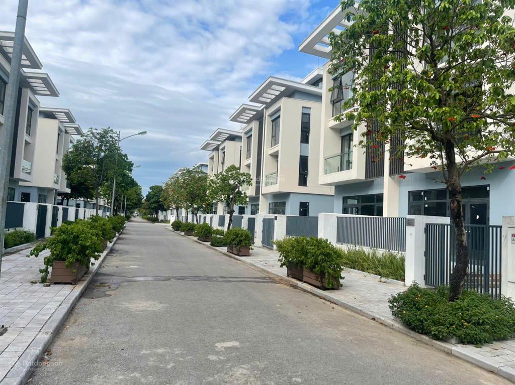 Bán nhanh căn biệt thự an quý 210m giá chuẩn 36 tỷ