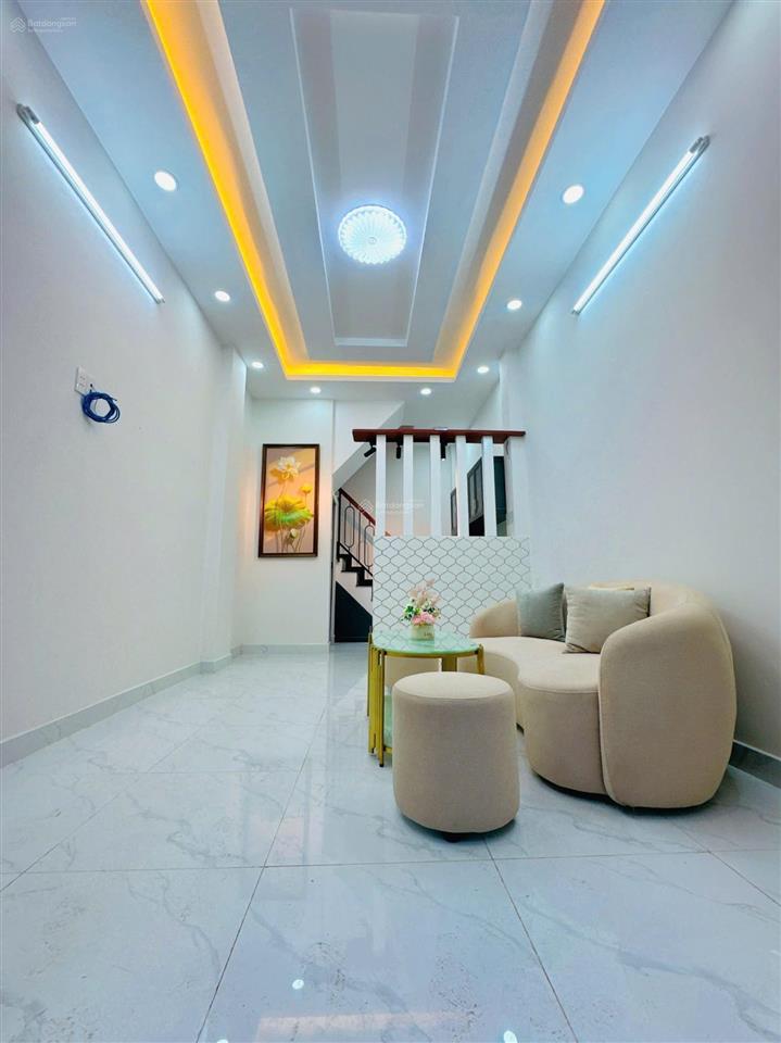 Nhà mới đường âu dương lân, p3, q8, dt 3,2mx7m, đúc 2 lầu, sân thượng, giá 3,88 tỷ (tl)