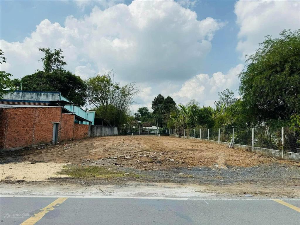 Bán lô đất đẹp mặt tiền đường nhựa 991.5m2, 2tỷ3, shr, công chứng ngay