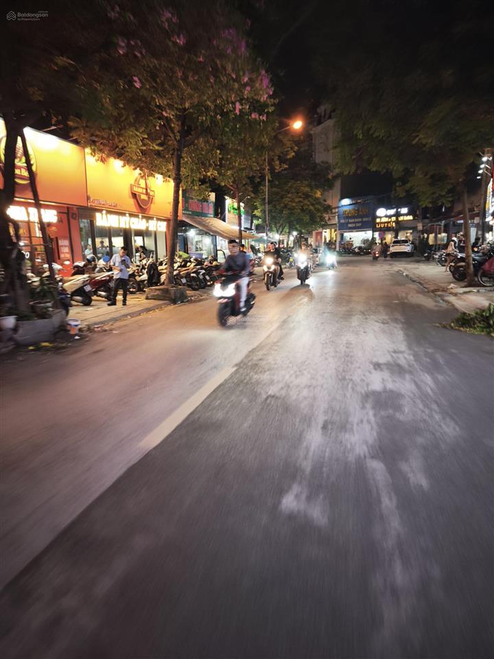 6 tầng thang máy mặt phố kd đào nguyên trâu quỳ dòng tiền vvip sát hv nông nghiệp 22.8 tỷ