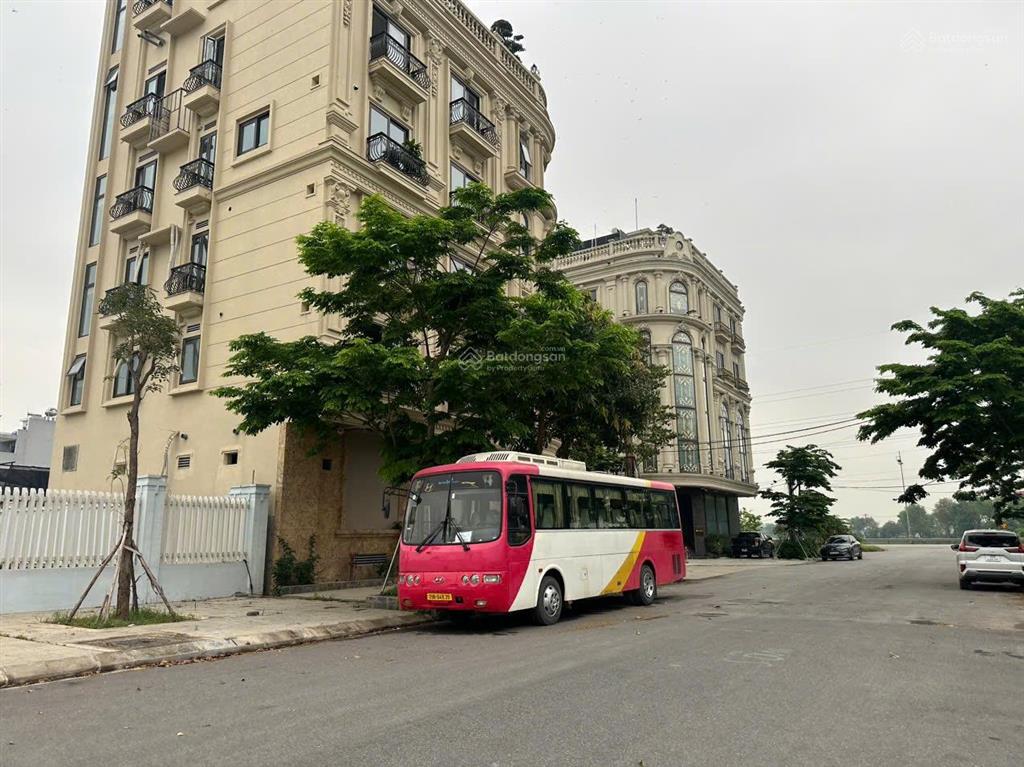 Chính chủ gửi bán đất đấu giá thôn đồng nhân hải bối 80m2 x mt5m phân lô vỉa hè ô tô tránh.