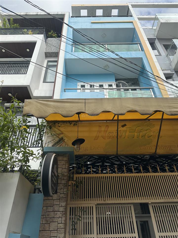 4 x 17 giáp quận 10 ngay vòng xoay lê đại hành 5pn ô tô đổ cửa cách mặt tiền 30m